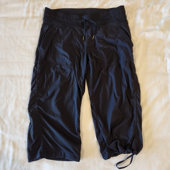 Lululemon Dance Studio Pants Womens 10 Black Cropped Athletic Capri - Picture 1 of 5